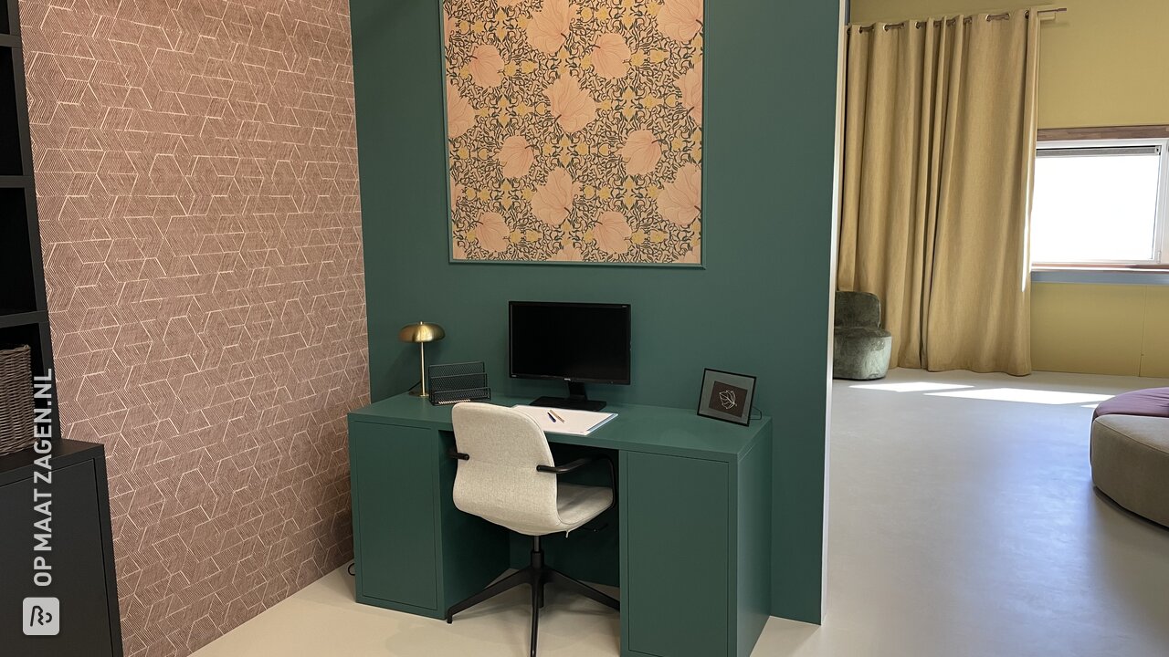 Bespoke desk made with TOSIZE Furniture by Ivonne