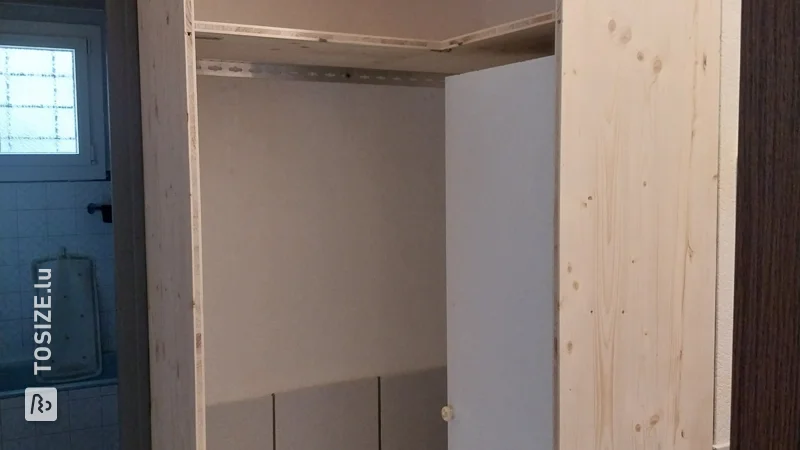 Création d'un Dressing d'Angle sur Mesure dans le Couloir, par Gérald