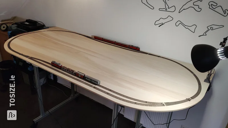 Model train track test track made of poplar plywood, by Matthijs