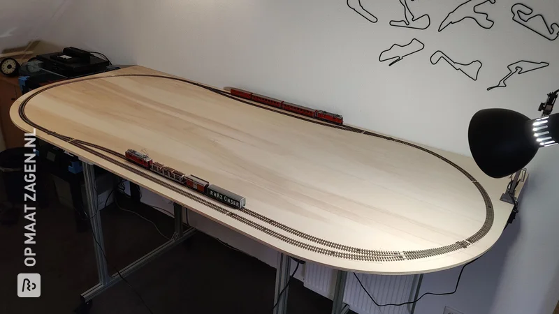 Model train track test track made of poplar plywood, by Matthijs
