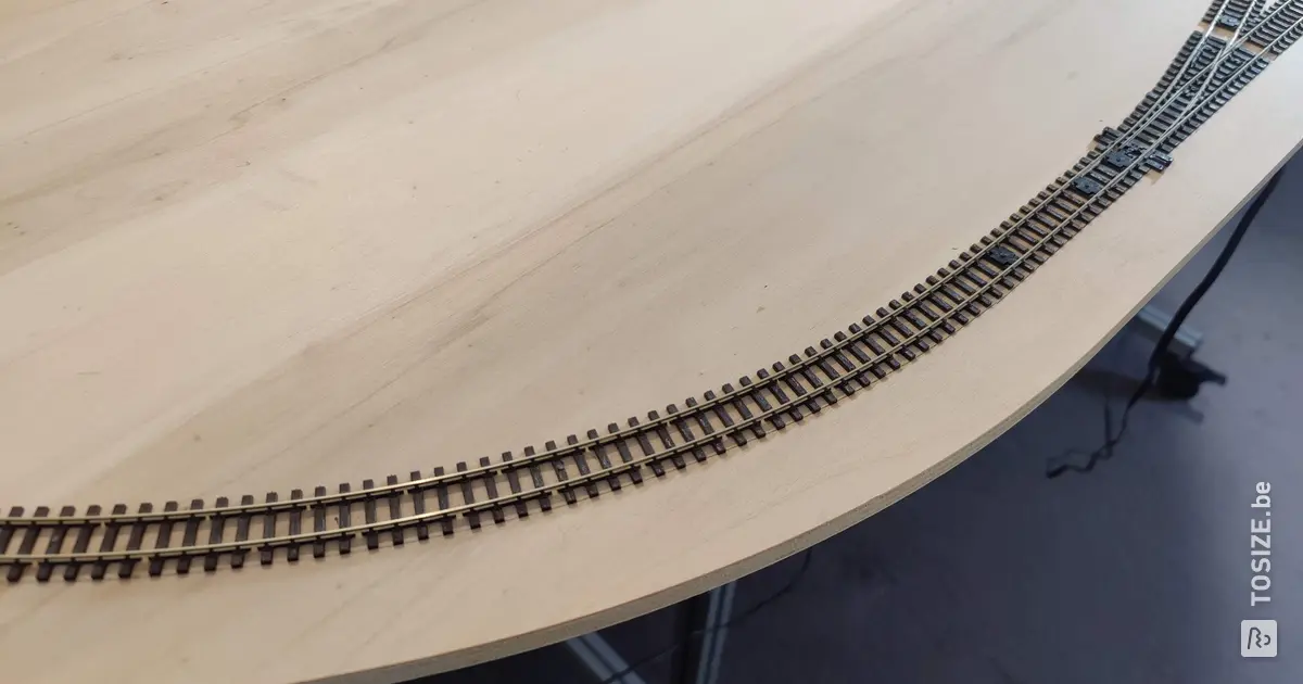 Table pour voie ferrée automatisée en contreplaqué de peuplier scié sur ...