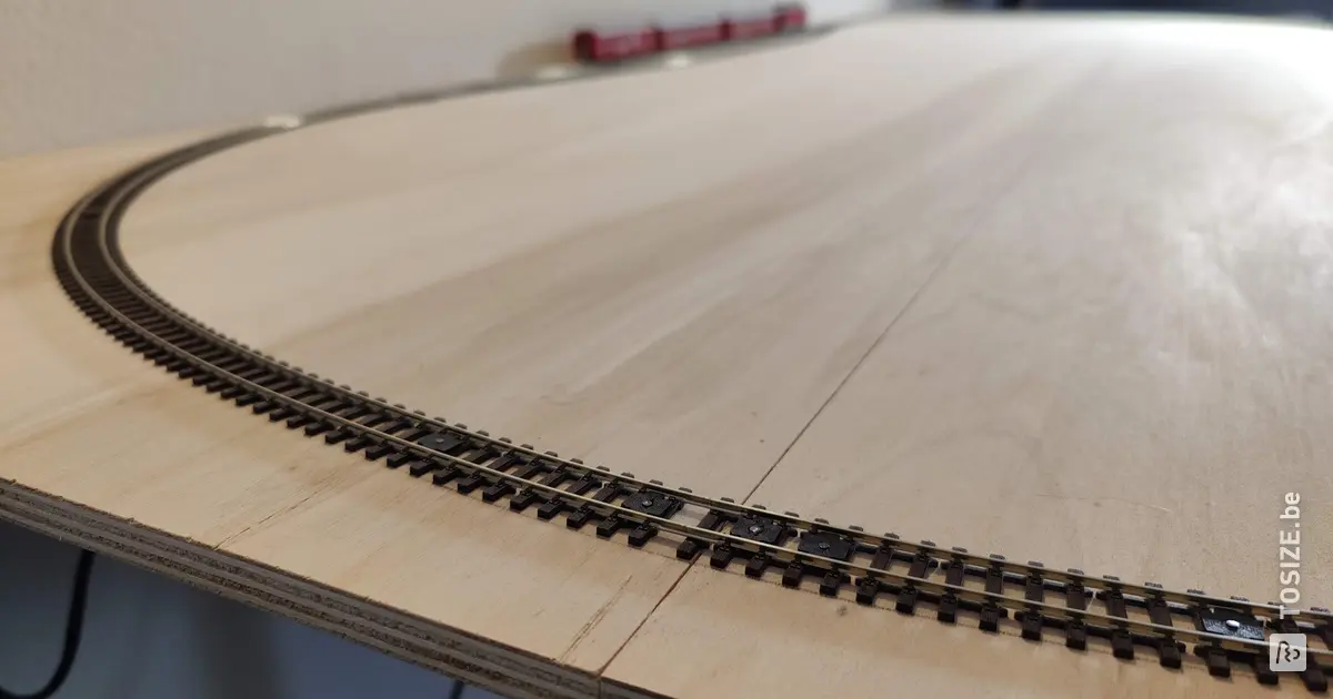 Table pour voie ferrée automatisée en contreplaqué de peuplier scié sur ...
