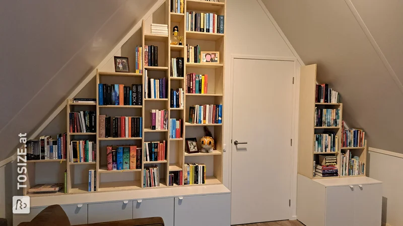 Ein selbstgebautes Bücherregal für den Dachboden unter einer Dachschräge von Richard
