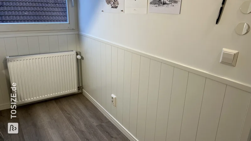 Create a romantic atmosphere with classic wainscoting, by Francesca