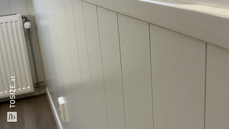 Create a romantic atmosphere with classic wainscoting, by Francesca