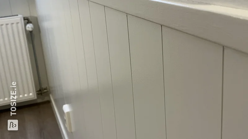 Create a romantic atmosphere with classic wainscoting, by Francesca