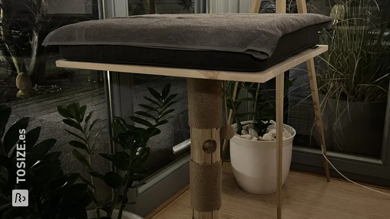 Zona de descanso para gatos hecha con panel de madera de pino laminada, de Nicole