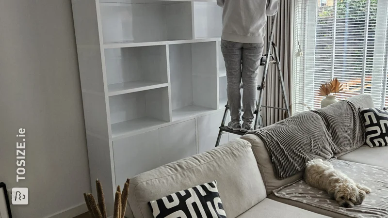 DIY Shelving unit in white satin gloss for the living room, by Ronald