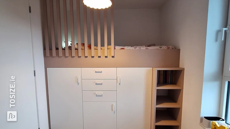 Custom loft bed in the bedroom: A creation by Thomas