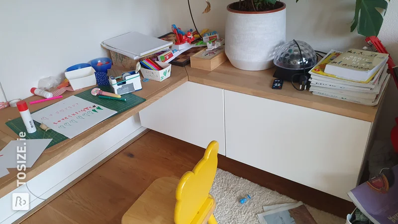 Make your own desk and cupboard for children, by Sjoerd