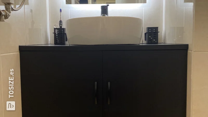Mueble de baño negro fabricado en MDF Resistente a la Humedad Negro, de Marit