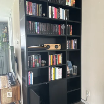 Deckenhohes Bücherregal mit TOSIZE-Möbeln von Arnold