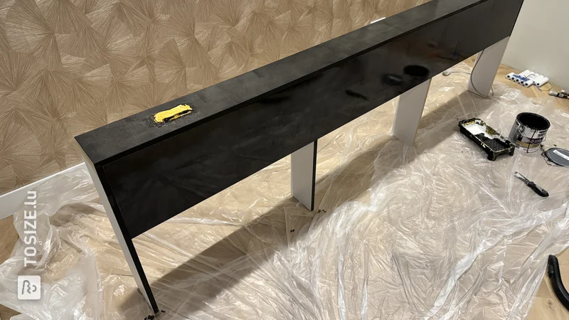 Une table d'appoint unique sur mesure en MDF, par Rens