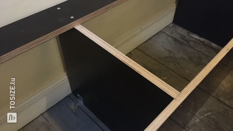 Construction innovante de 2 bancs avec rangements pour l'ambiance d'une chambre d'amis, par Dino