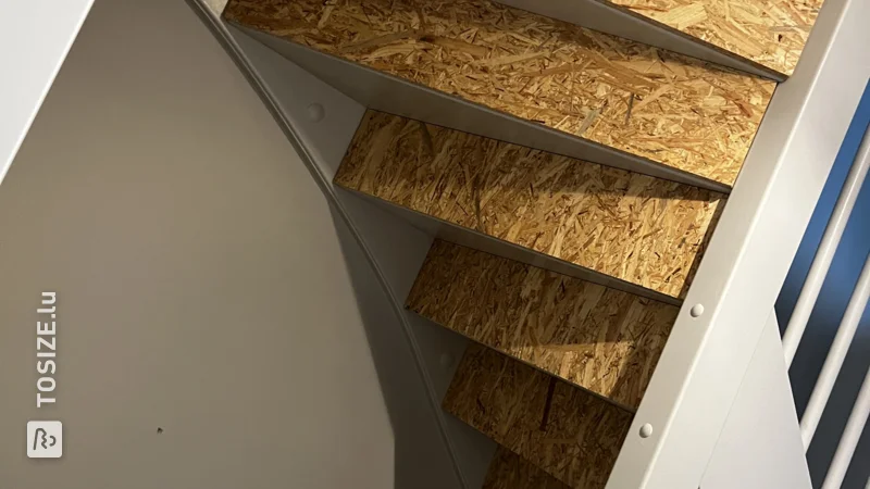 Installation von Setzstufen auf offenen Treppen mit OSB-3 von Sander