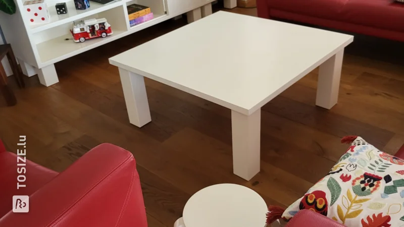 Gestalten Sie Ihren eigenen stilvollen weißen Couchtisch für das Wohnzimmer von Ger