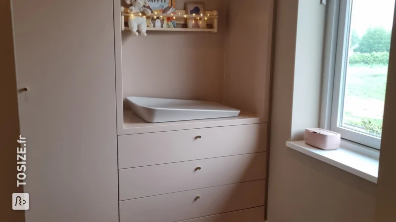 Relooking chambre bébé : IKEA Pax en dressing et commode, par Gérard