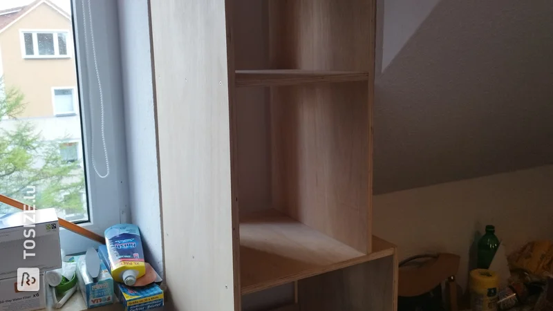 DIY instructions for a custom-made shelf under the sloping roof, by Patrick