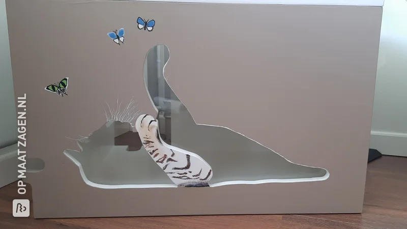 DIY sleeping box for cats with extra seating, by Chantal