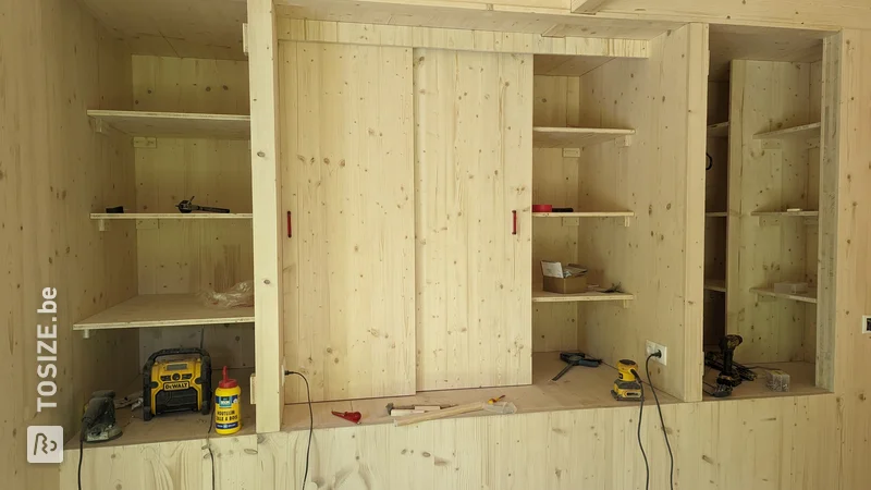 Make an attractive cupboard yourself for your eco holiday home Paviljoen Esch, by Jeroen