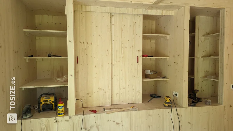 Make an attractive cupboard yourself for your eco holiday home Paviljoen Esch, by Jeroen