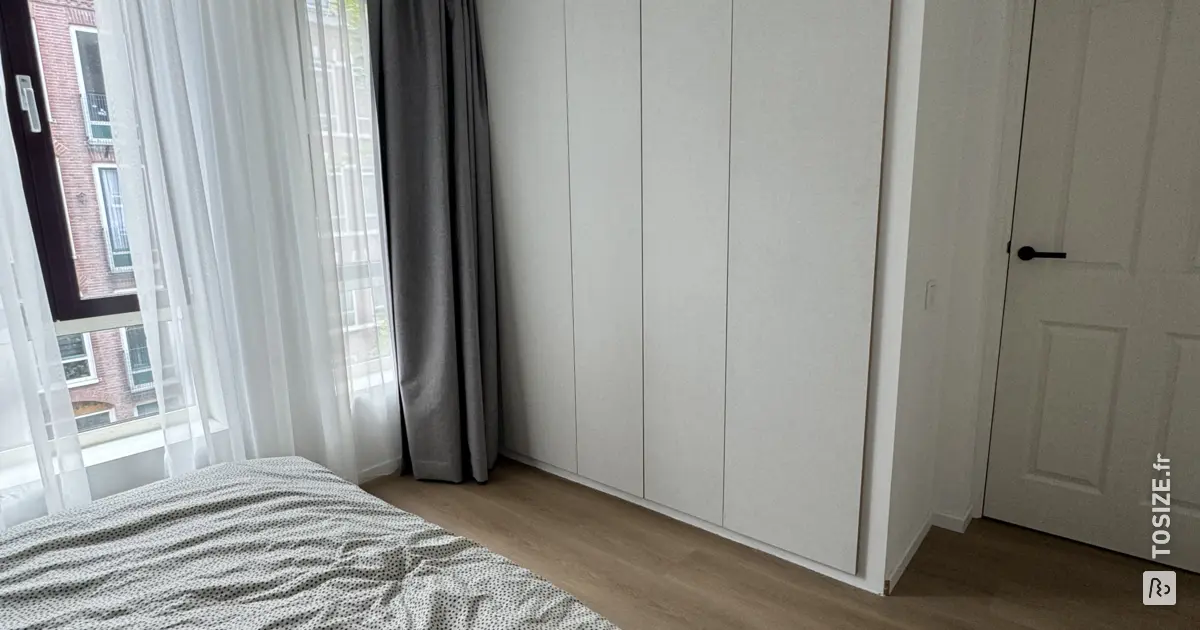 Armoire intégrée avec portes IKEA PAX et MDF sur mesure | TOSIZE.fr