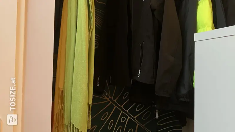 Stilvolle Garderobe aus Kiefernholz für den Flur, von Willemien
