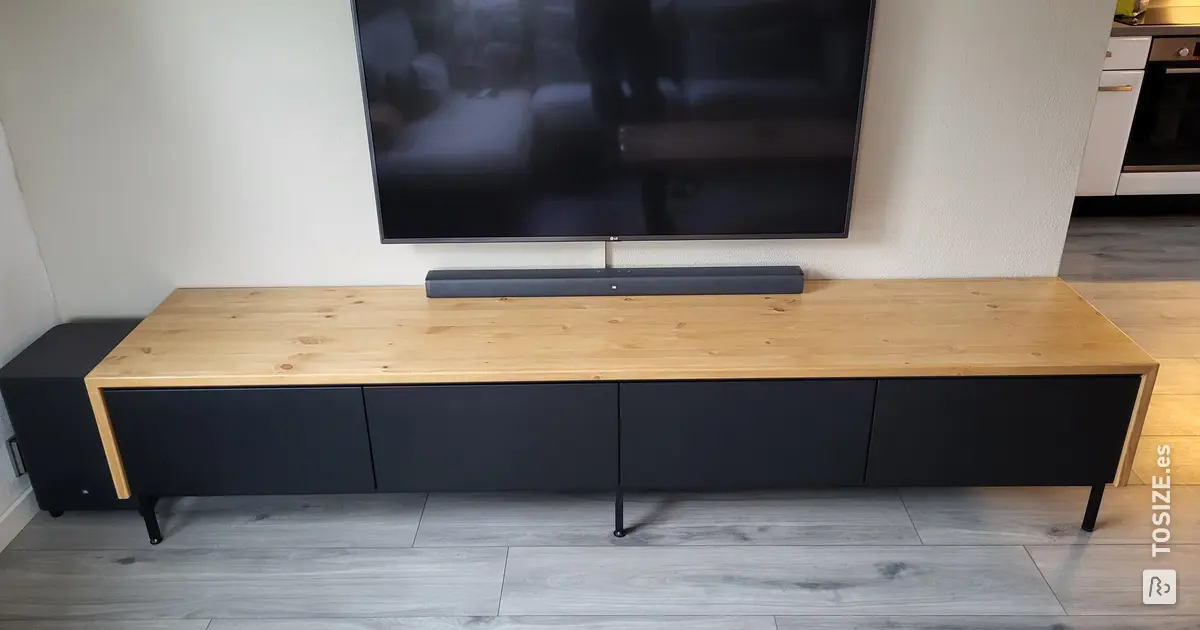 DIY pine wooden TV cabinet makeover by Pascal | TOSIZE.es