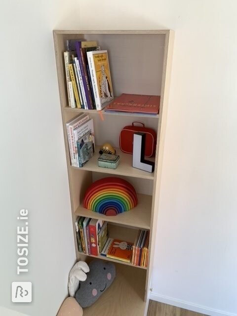Customize a bookcase and seating area yourself, by Stefan