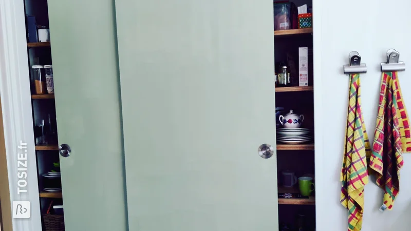 DIY Réalisation de portes coulissantes pour la cuisine en MDF, par Paul