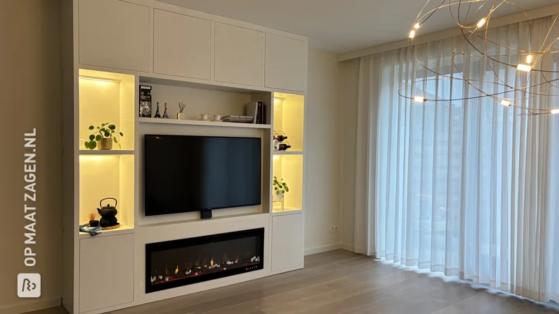 Custom TV cinewall with fireplace, by Luo