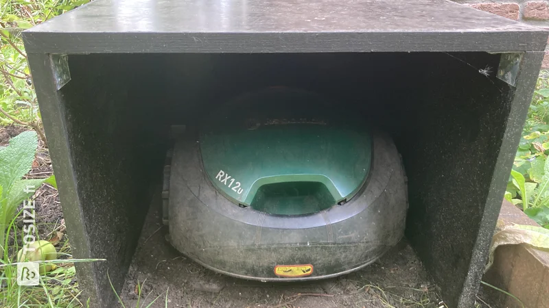 DIY conversion for the robotic lawnmower and a floor hatch, by Eelco