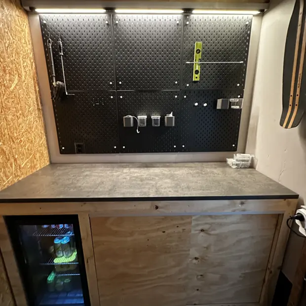 Tool cabinet