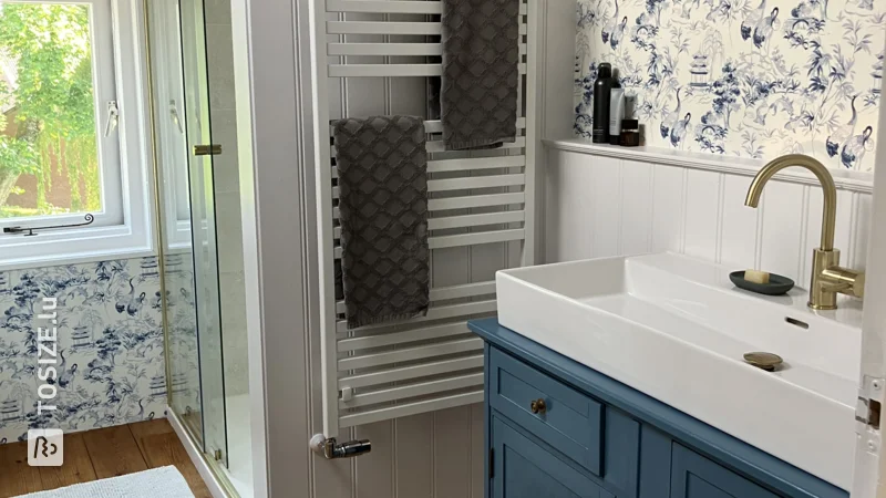 DIY-Waschtischschrank und klassische Badezimmerschranktüren von Jacco