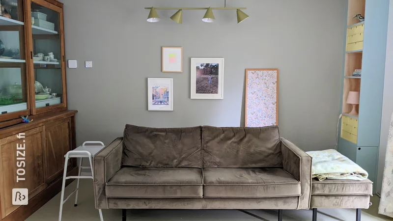 Unique bookcase and cove in living room, by Femke