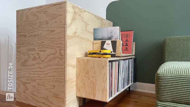 DIY Inspiration: Vinyl shelf in the living room, realized by Lutz