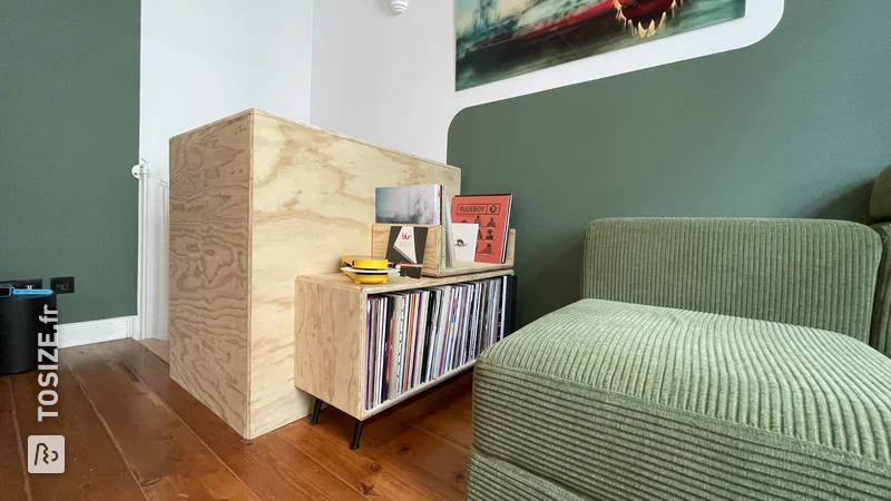 Inspiration DIY : Etagère en vinyle dans le salon, réalisée par Lutz