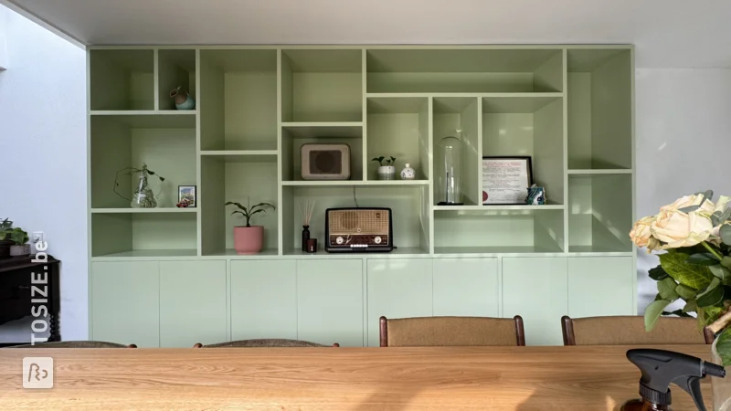 Dining room cabinet in pastel green, by Nathaly