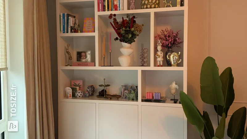 Armoire sur mesure pour le salon, par Femke