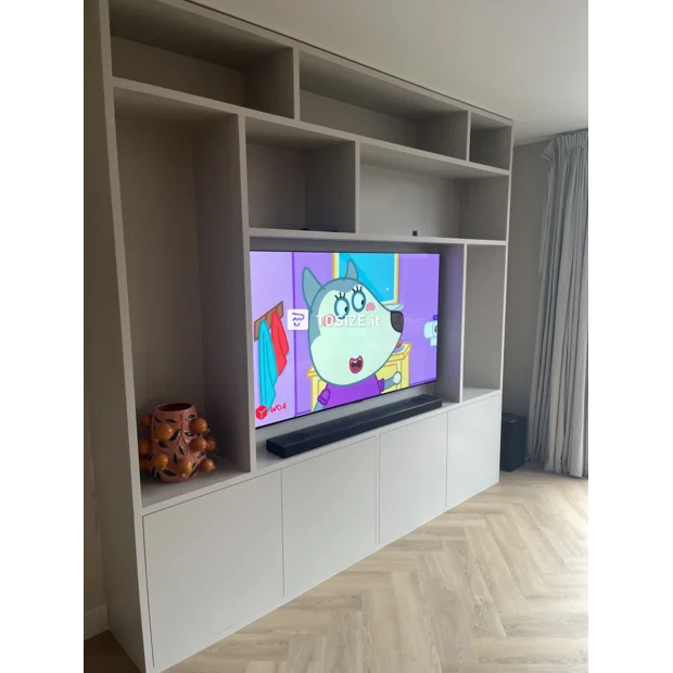 Credenza luminosa con ante e vani a giorno