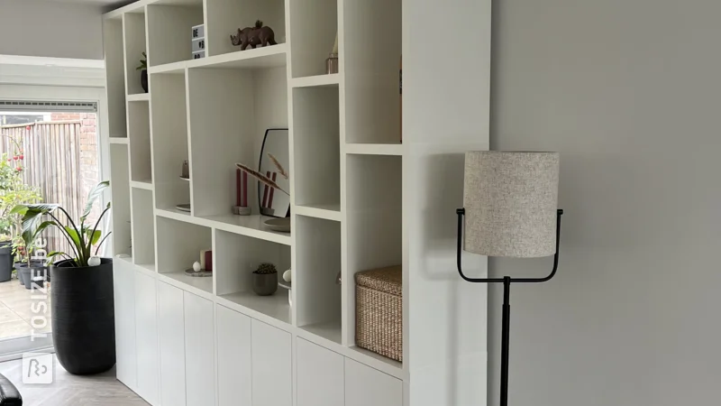 DIY vakkenkast in Ral9010, door Robbert