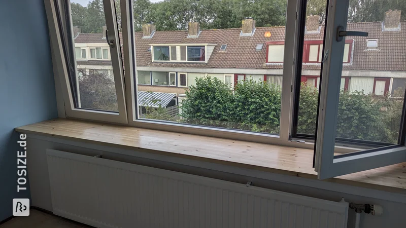 Verwandeln Sie Ihr Schlafzimmer mit einer maßgefertigten Fensterbank aus Kiefernholz von Roberto