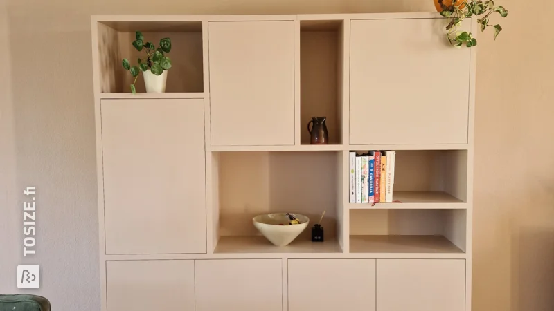 Wall cabinet with open and closed compartments for the living room, by Kirsten