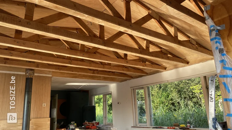 Transformez votre plafond : Un toit en pente plein de charisme, par Nienke