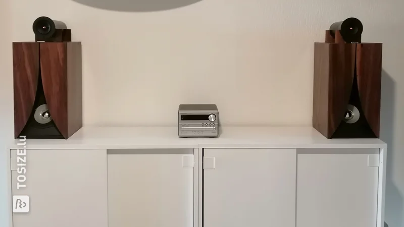 Selbstgebauter Lautsprecherschrank für das Schlafzimmer von Chris