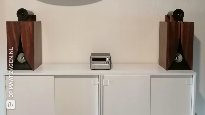 Zelfgemaakte speakerkast voor in de slaapkamer, door Chris