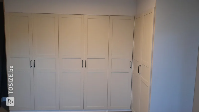 Custom made MDF wardrobe in the bedroom, by Daniël