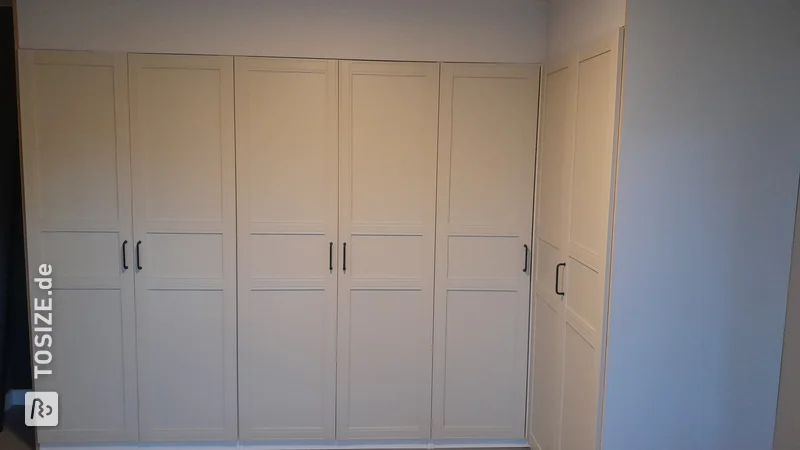 Custom made MDF wardrobe in the bedroom, by Daniël