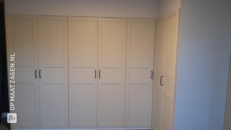 Custom made MDF wardrobe in the bedroom, by Daniël