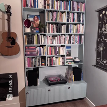 Make your own blue bookcase with base cabinet for the living room, by Jaap